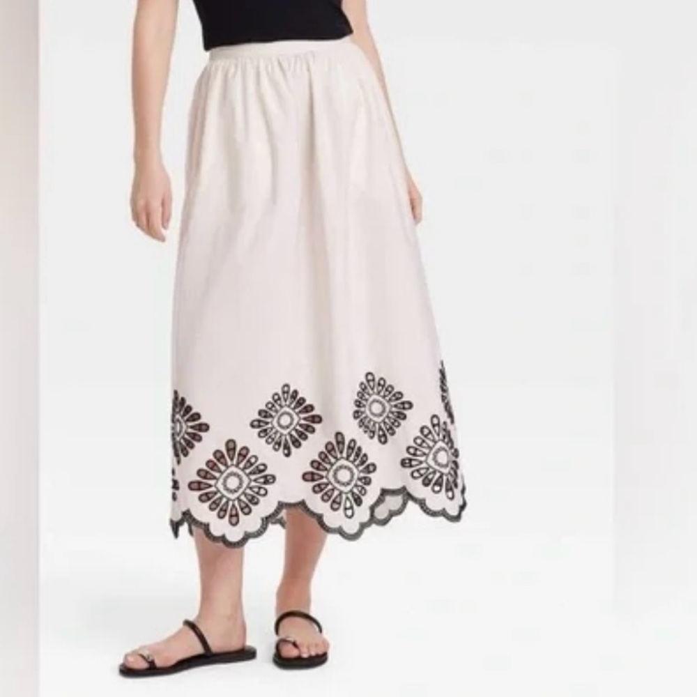 Embroidered Black and Cream Maxi Skirt Medium New with Tags Universal Thread